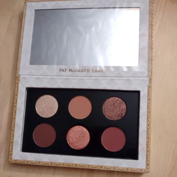 Pat McGrath Labs The Love Collection Eyeshadow Palette Shimmer Matte Makeup - Picture 4 of 4